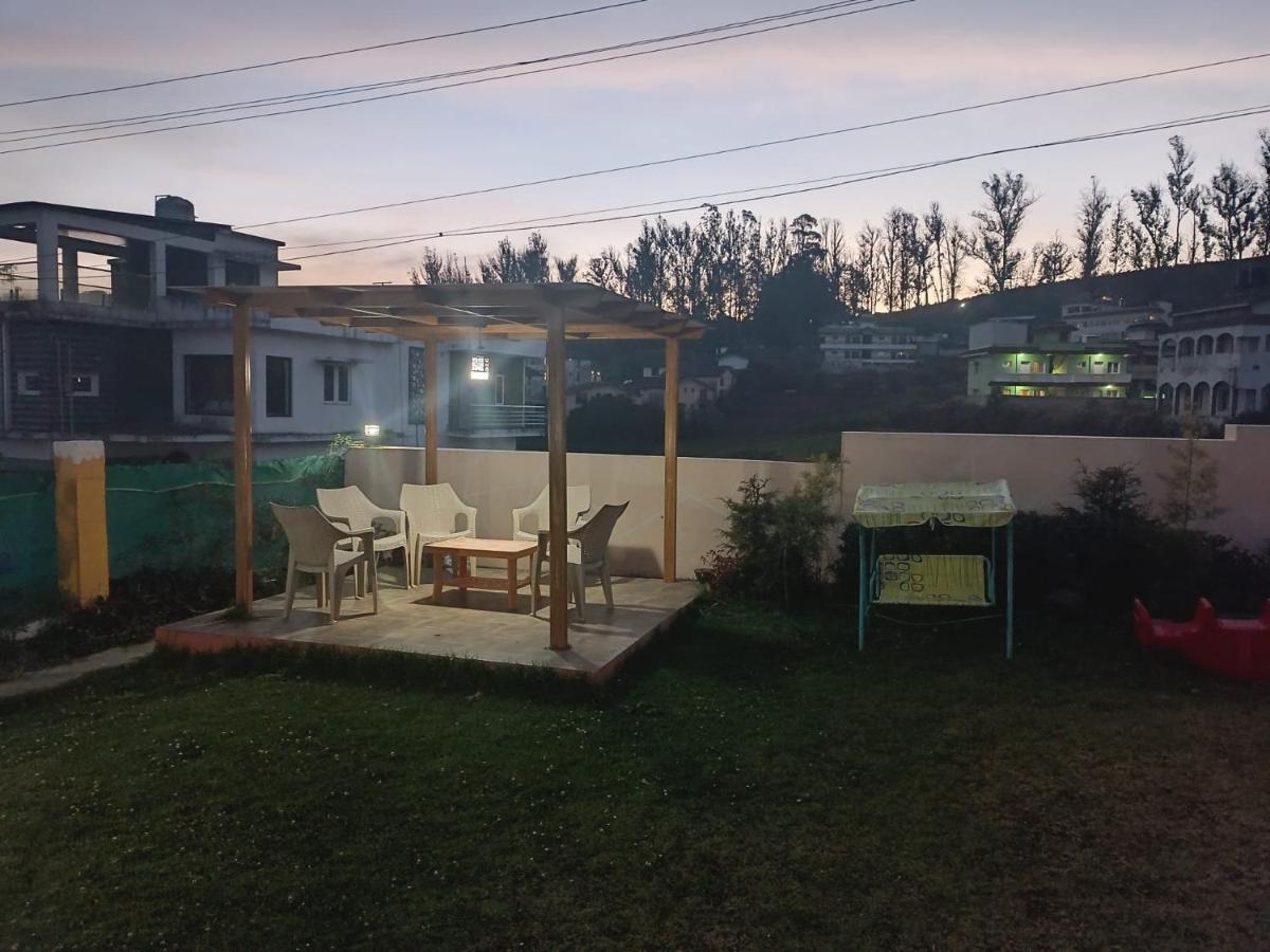 ウーティ Rose Garden Enclave For Families & Executives Bed & Breakfast エクステリア 写真